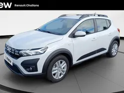 Blanc Utilisé 2023 Dacia Sandero Expression Citadine | 15 490 € (Prix juste)