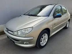 Beige Utilisé 2004 Peugeot 206 Roland Garros Berline | 3 300 € (Prix juste)