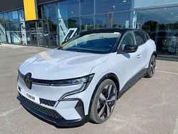 Noir Utilisé 2023 Renault Mégane Techno Berline | 25 990 € (Prix juste)