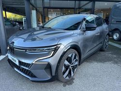 Gris Nouvelle 2025 Renault Mégane Techno Berline | 35 990 € (Prix cher)