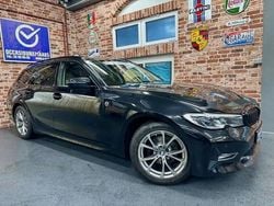 Noir Occasion 2022 BMW 320 Sport Line Break | 34 328 € (Prix juste)