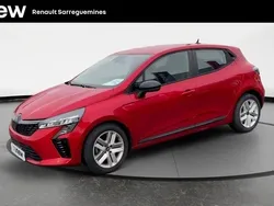 Rouge Utilisé 2024 Renault Clio V Evolution Citadine | 16 499 € (Prix juste)