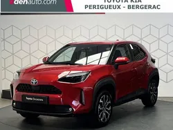 Rouge Utilisé 2022 Toyota Yaris Hybrid Design | 19 900 € (Prix juste)