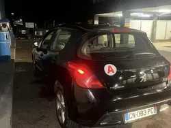 Utilisé 2009 Peugeot 308 Premium Berline | 3 000 € (Bon prix)
