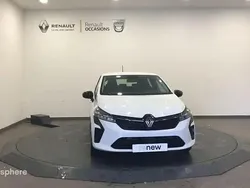 Utilisé 2024 Renault Clio V Evolution Berline | 20 899 € (Prix assez cher)