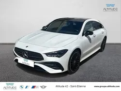 Blanc Utilisé 2023 Mercedes CLA250 AMG line Berline | 34 998 €