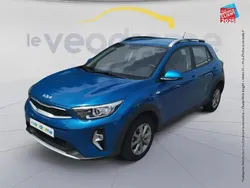Bleu Utilisé 2022 Kia Stonic Motion SUV | 15 499 € (Prix juste)