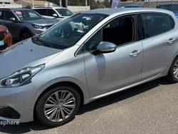 Gris Utilisé 2018 Peugeot 208 Allure Citadine | 11 990 € (Prix cher)