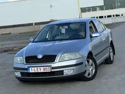 Gris Utilisé 2006 Skoda Octavia Berline | 1 250 €