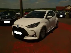 Blanc Utilisé 2021 Toyota Yaris Hybrid Business Edition Berline | 18 750 € (Super prix)