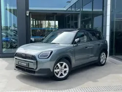 Vert Nouvelle 2025 Mini Countryman Classic SUV | 43 970 € (Prix juste)