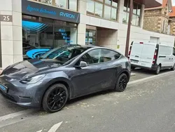 Gris Utilisé 2021 Tesla Model Y Long Range SUV | 32 990 € (Prix assez cher)