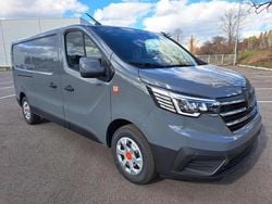Gris Nouvelle 2025 Renault Trafic Van | 33 580 € (Prix juste)
