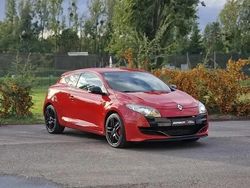Rouge Utilisé 2011 Renault Mégane III R.S. Coupé | 20 990 € (Prix cher)
