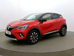 Rouge Utilisé 2024 Renault Captur Techno SUV | 20 680 € (Prix juste)