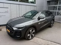 Gris Utilisé 2025 Audi Q5 Sport SUV | 74 769 €
