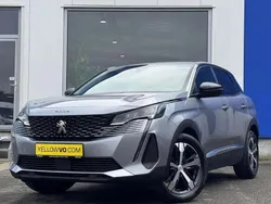Gris Utilisé 2022 Peugeot 3008 Allure Berline | 18 990 € (Prix juste)