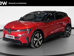 Rouge Utilisé 2023 Renault Mégane Iconic Berline | 29 490 € (Prix juste)