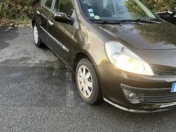 Utilisé 2006 Renault Clio II Authentique Berline | 4 000 € (Bon prix)
