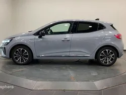Utilisé 2024 Renault Clio V Techno Berline | 21 499 € (Prix juste)