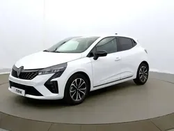 Blanc Utilisé 2024 Renault Clio V Techno Citadine | 17 490 € (Prix juste)