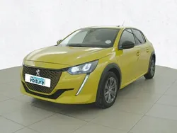 Jaune Utilisé 2022 Peugeot e-208 Allure Citadine | 19 699 € (Prix assez cher)