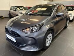 Gris Utilisé 2023 Toyota Yaris Hybrid Berline | 16 990 € (Bon prix)