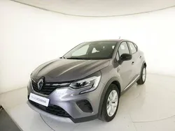 Gris Utilisé 2022 Renault Captur Business SUV | 14 999 € (Bon prix)