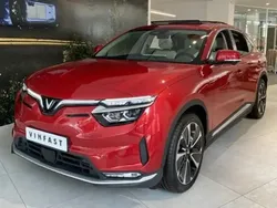 Rouge Nouvelle 2024 VinFast VF 8 Plus SUV | 53 680 €