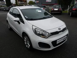 Blanc Utilisé 2013 Kia Rio Motion Berline | 5 990 € (Prix juste)
