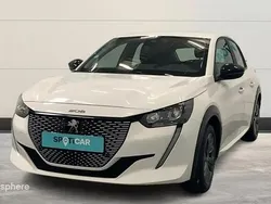 Utilisé 2022 Peugeot e-208 Business-Line Citadine | 15 999 € (Prix juste)