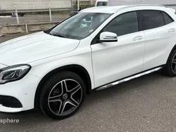 Blanc Utilisé 2019 Mercedes GLA200 SUV | 25 999 € (Prix juste)