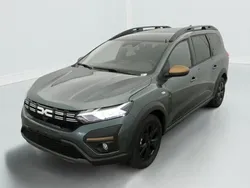 Vert Nouvelle 2025 Dacia Jogger Extreme Break | 22 470 € (Prix juste)