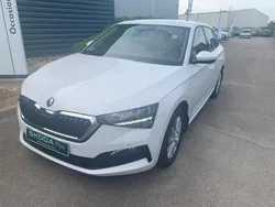 Blanc Utilisé 2022 Skoda Scala Ambition Citadine | 17 950 € (Prix juste)