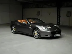 Gris Utilisé 2010 Ferrari California Cabriolet | 94 900 €