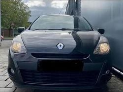 Utilisé 2011 Renault Clio II Berline | 800 € (Super prix)