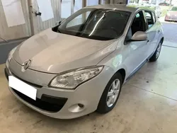 Gris Utilisé 2010 Renault Mégane III Dynamique Berline | 7 500 € (Prix cher)