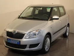 Gris Utilisé 2011 Skoda Fabia Citadine | 7 990 € (Prix cher)