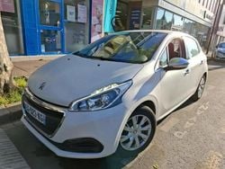 Blanc Utilisé 2016 Peugeot 208 Active Citadine | 8 990 € (Prix juste)