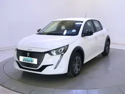 Blanc Utilisé 2023 Peugeot e-208 Active Citadine | 17 490 € (Prix juste)