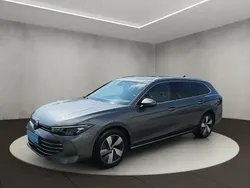 Gris Utilisé 2024 VW Passat Business Break | 35 200 € (Prix assez cher)