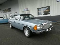 Bleu Utilisé 1984 Mercedes E280 | 10 900 €