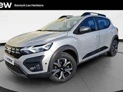Gris Utilisé 2023 Dacia Sandero Expression Citadine | 15 980 € (Prix assez cher)