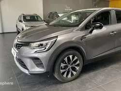 Gris cassiopee Utilisé 2024 Renault Captur Evolution SUV | 18 299 € (Prix juste)