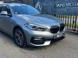 Gris Utilisé 2022 BMW 118 Sport Line Citadine | 24 990 € (Super prix)