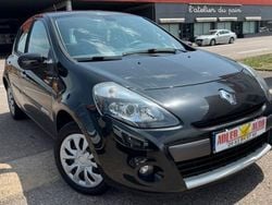 Utilisé 2010 Renault Clio III Dynamique Citadine | 4 490 € (Prix juste)