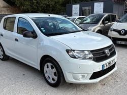 Blanc Utilisé 2015 Dacia Sandero Lauréate Citadine | 5 990 € (Bon prix)