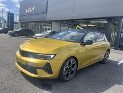 Jaune kult mã©tallisã©/toit noir karbon Utilisé 2023 Opel Astra Ultimate Berline | 23 489 € (Prix juste)