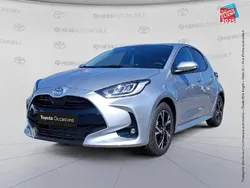 Gris Utilisé 2025 Toyota Yaris Hybrid Design Berline | 23 499 € (Prix juste)