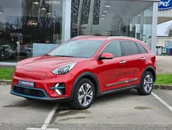 Rouge magma métallisé Utilisé 2020 Kia e-Niro 2 SUV | 17 599 € (Prix juste)